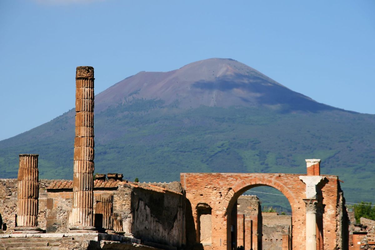 Avventure Bellissime | The Wonders of Climbing Vesuvius