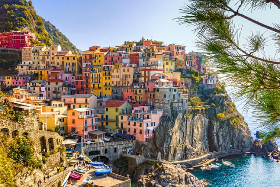 cinque terre italy.png